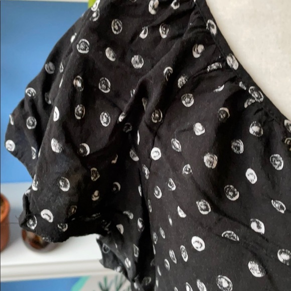 🌺Apt 9 petite black blouse🌺 - Picture 3 of 6